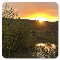 Sonnenaufgang am Stausee des Rio Esla